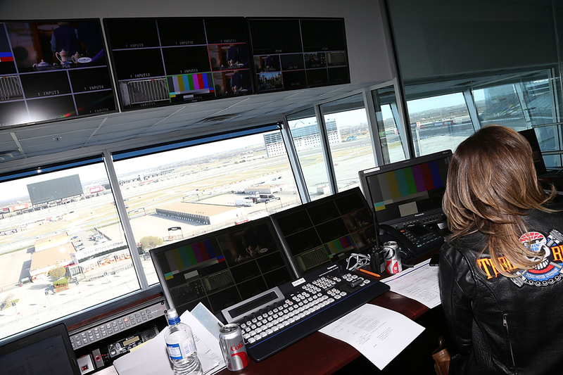 Illustration for article titled World's Largest HDTV Opens At Texas Motor Speedway, Could Fit 9 Alamos